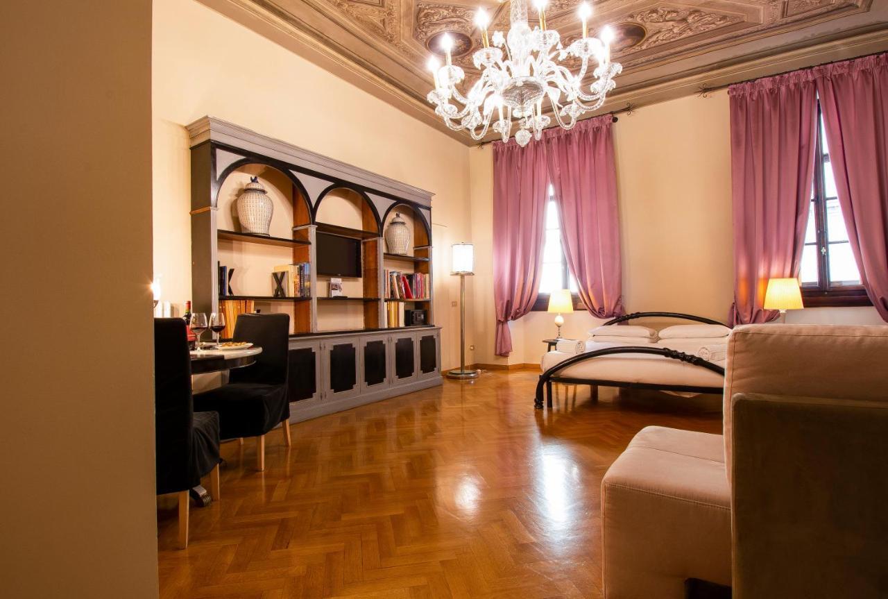 N4U Guest House Флоренція Екстер'єр фото