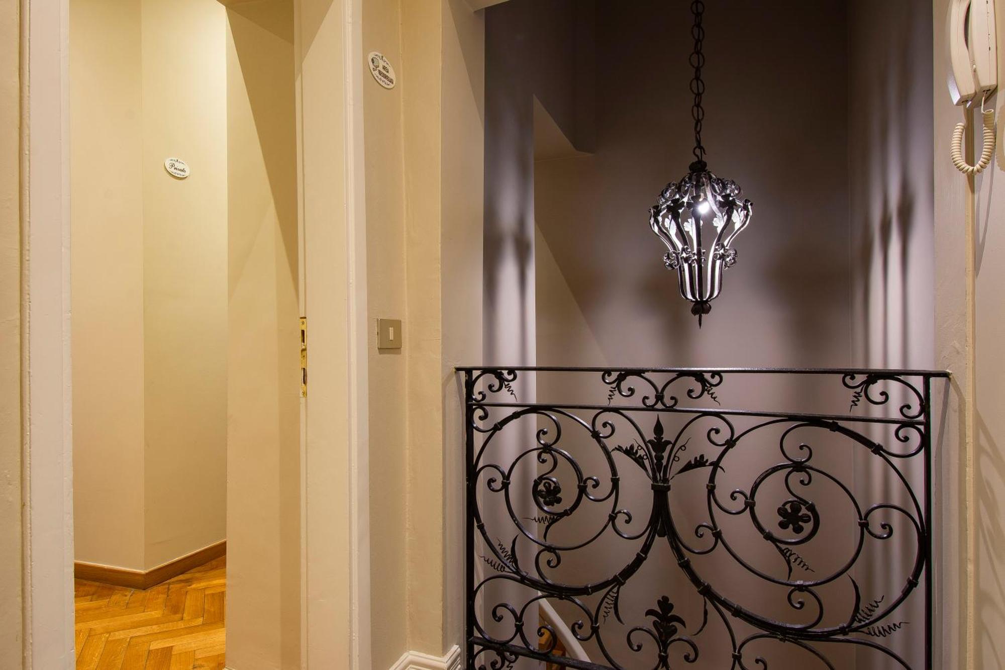 N4U Guest House Флоренція Екстер'єр фото