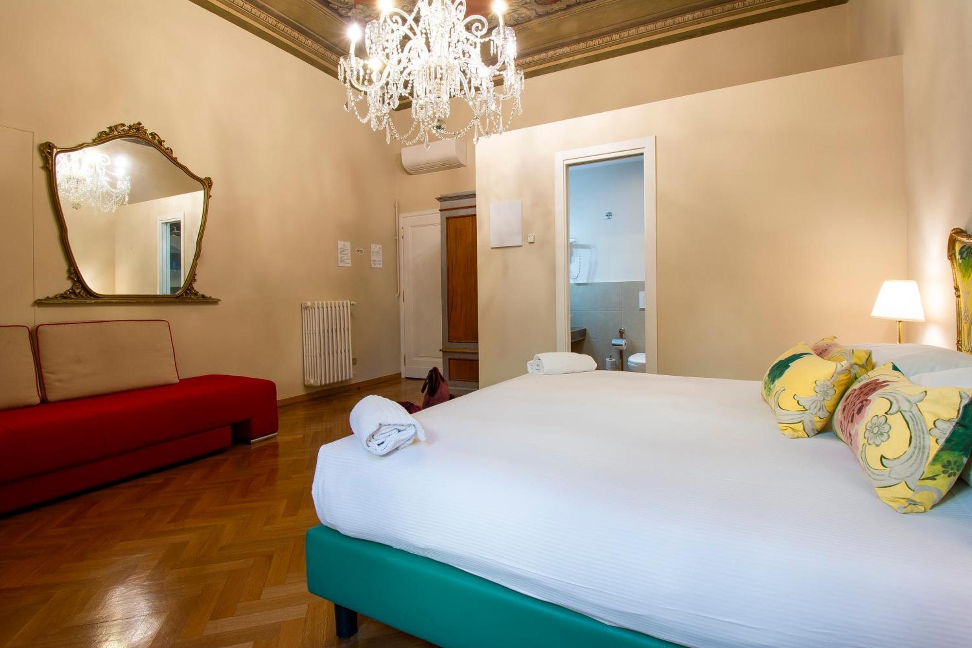 N4U Guest House Флоренція Екстер'єр фото