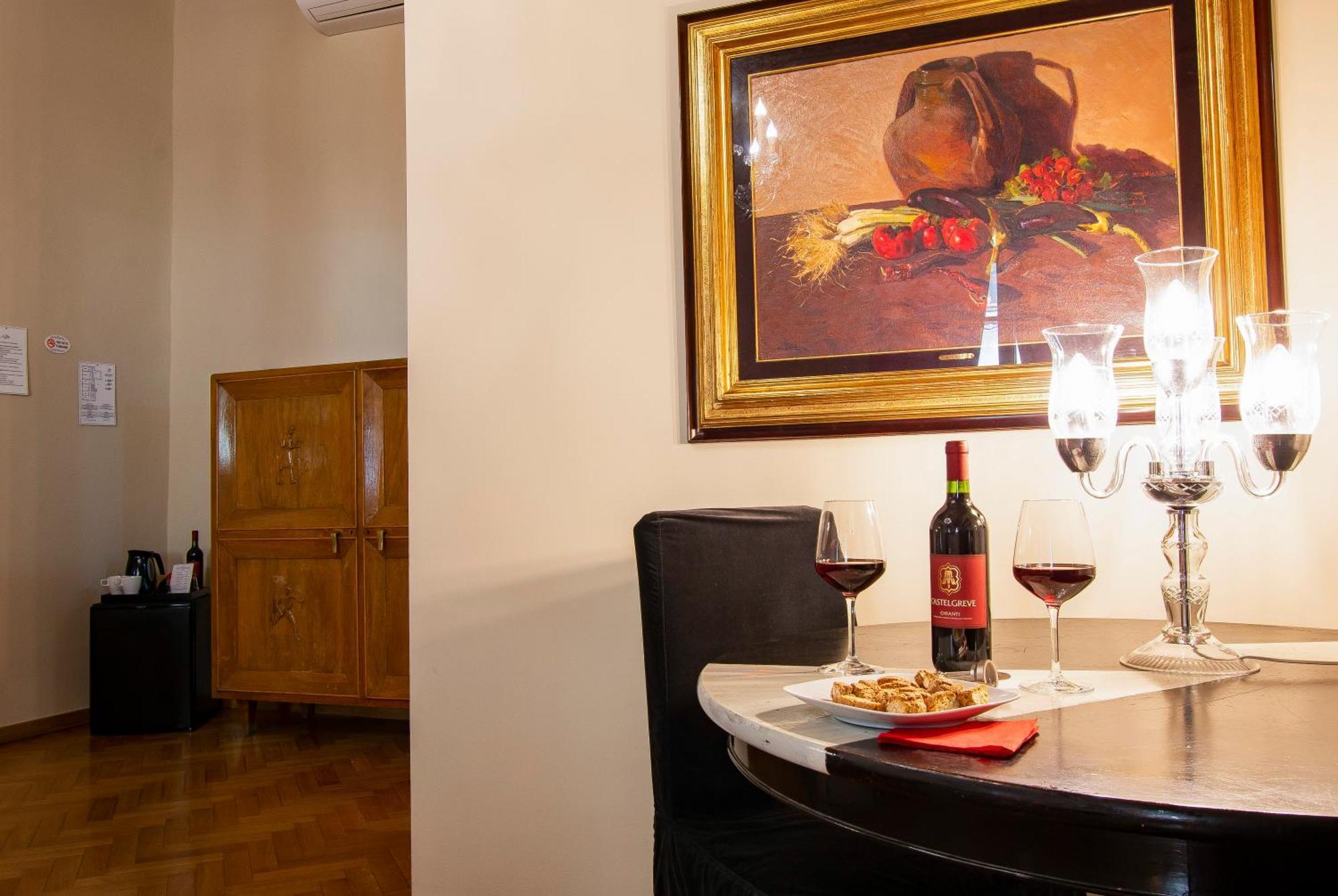 N4U Guest House Флоренція Екстер'єр фото