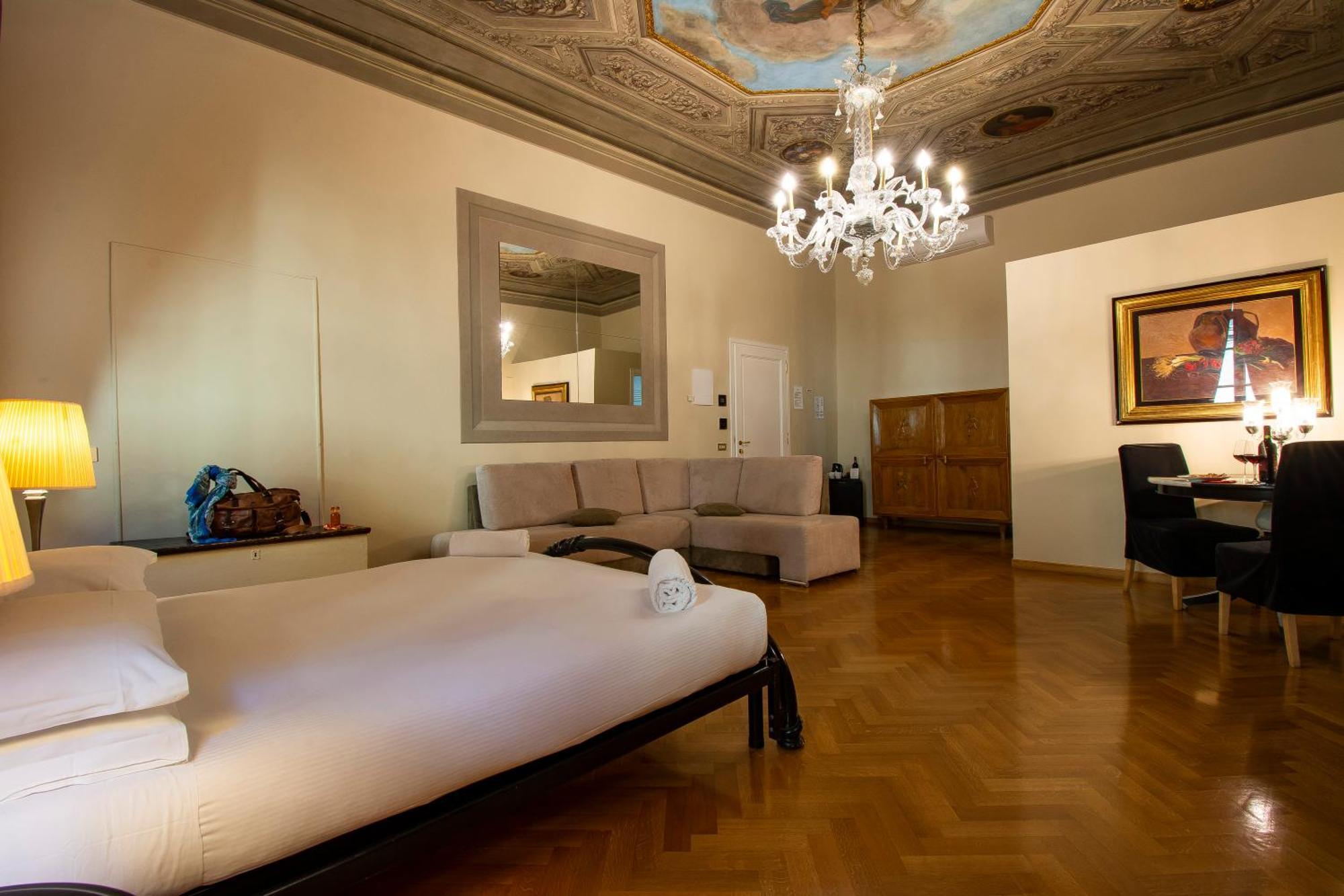 N4U Guest House Флоренція Екстер'єр фото