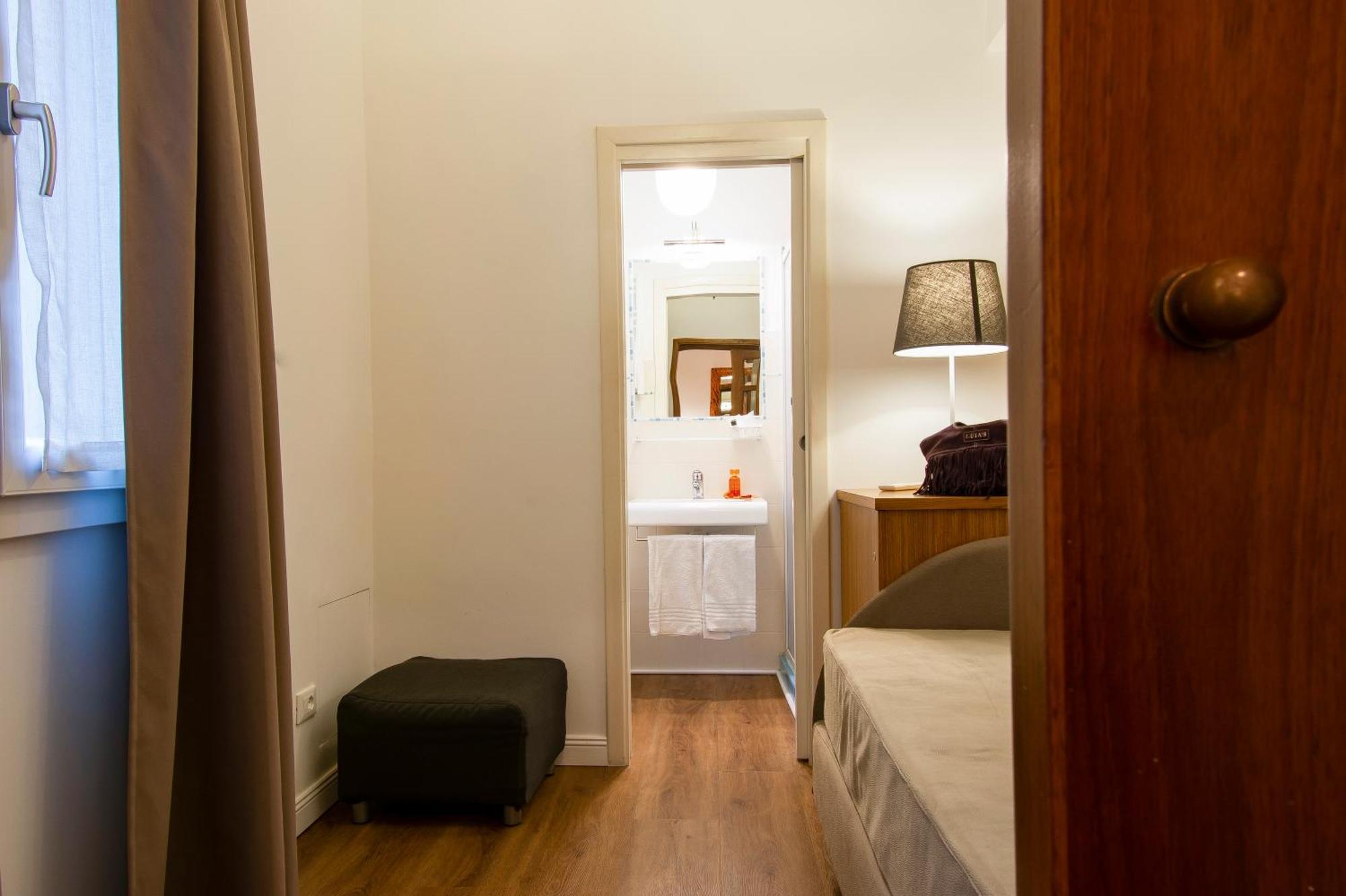 N4U Guest House Флоренція Екстер'єр фото