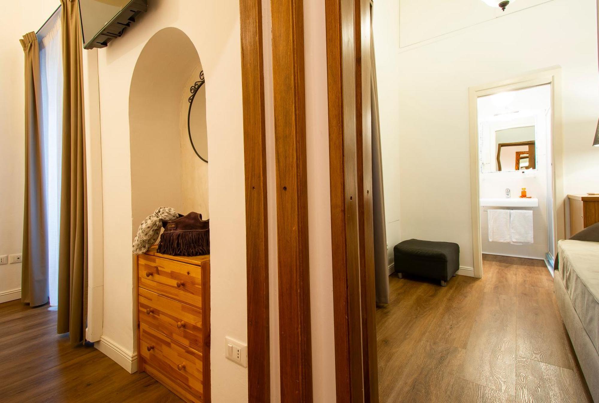 N4U Guest House Флоренція Екстер'єр фото