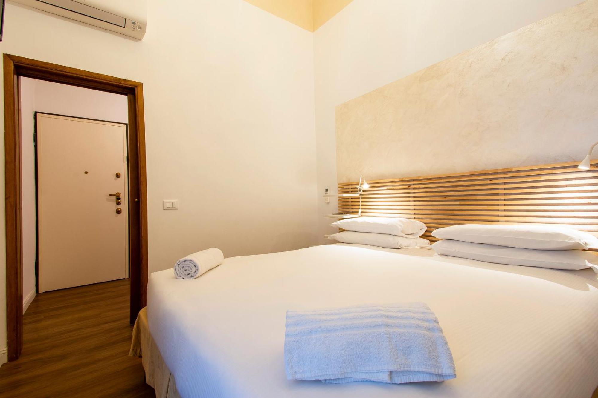 N4U Guest House Флоренція Екстер'єр фото