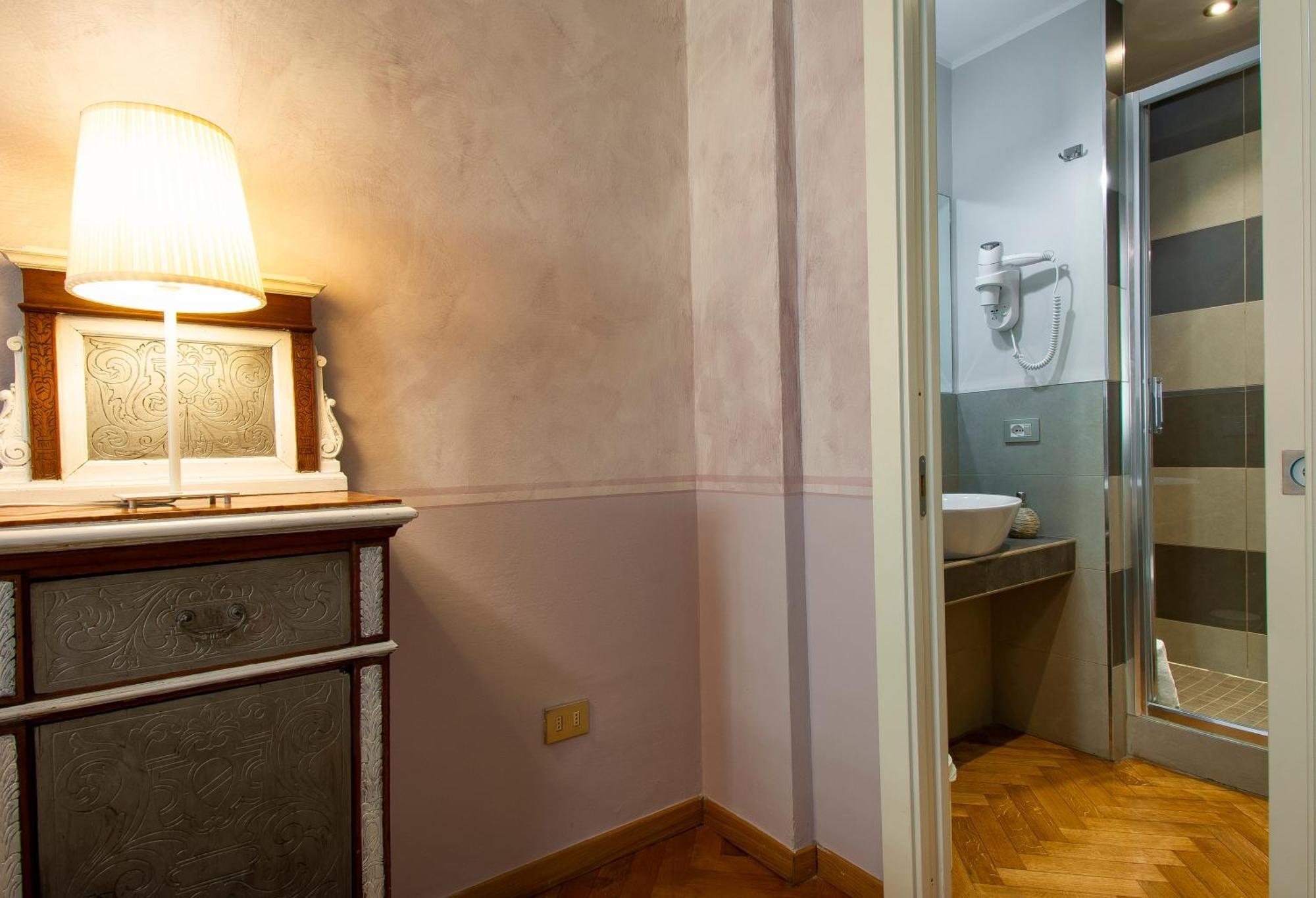 N4U Guest House Флоренція Екстер'єр фото