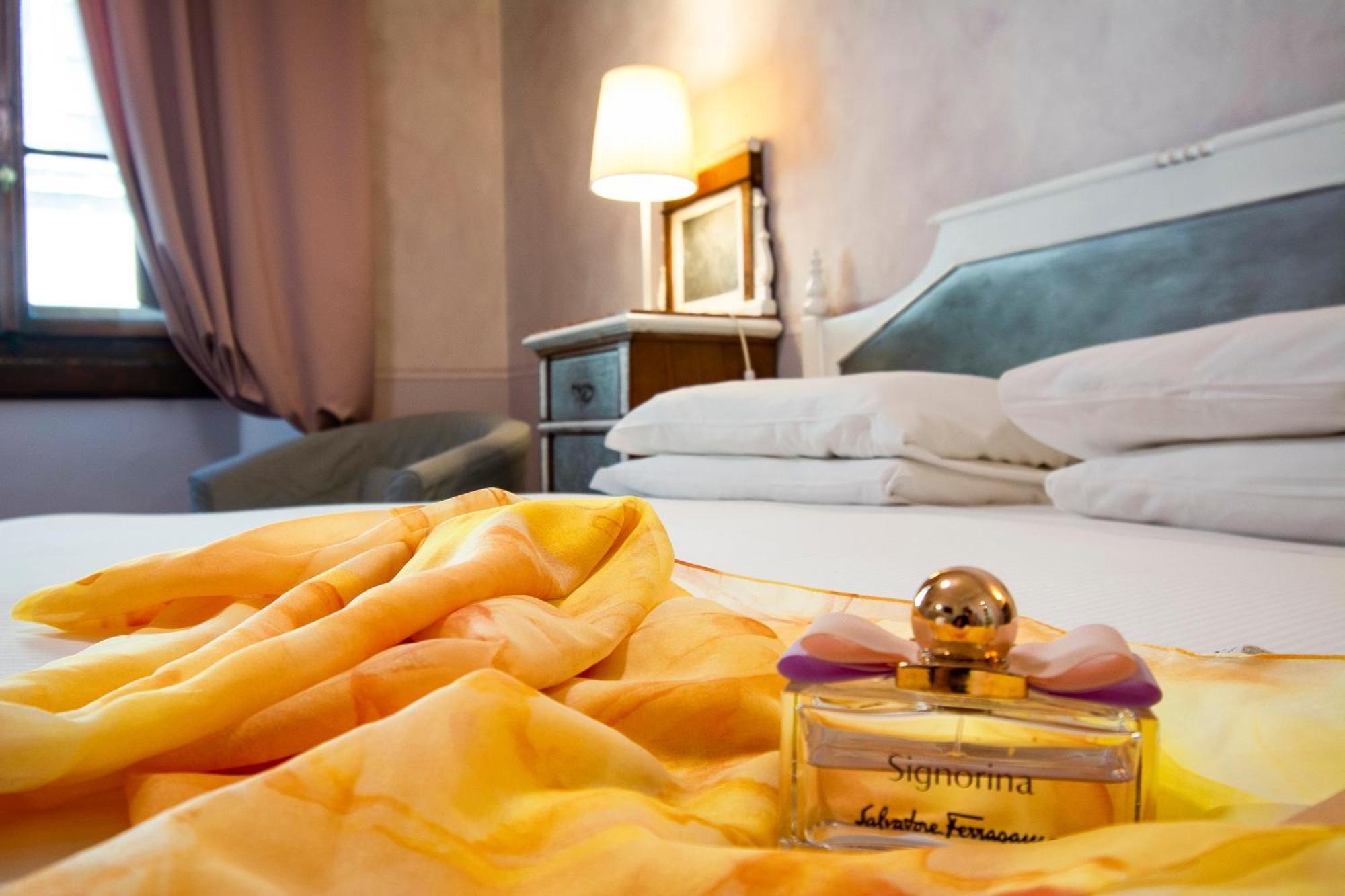 N4U Guest House Флоренція Екстер'єр фото
