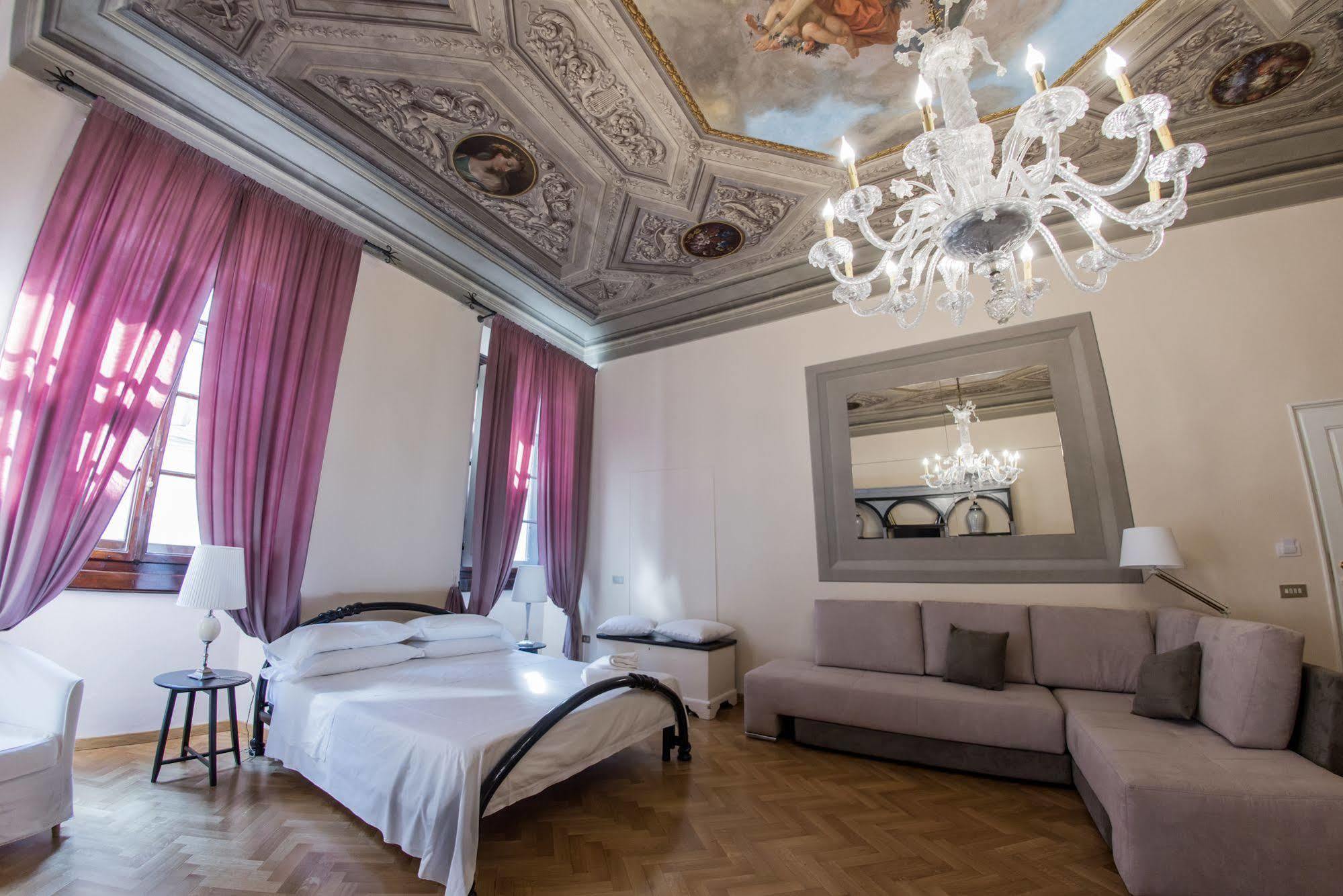 N4U Guest House Флоренція Екстер'єр фото